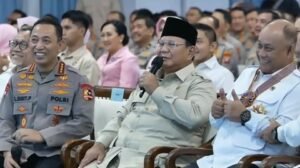 presiden-prabowo-subianto-bersama-kapolri-listyo-sigit-prabowo-dan-kepala-bgn-dadan-hindayana-membuka-groundbreaking-satuan-pe-1770956215345_169